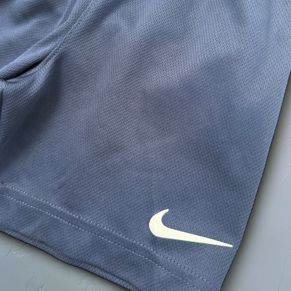 Nike Kids Tee & Shorts Set Bundle — 4T - Picture 3 of 4